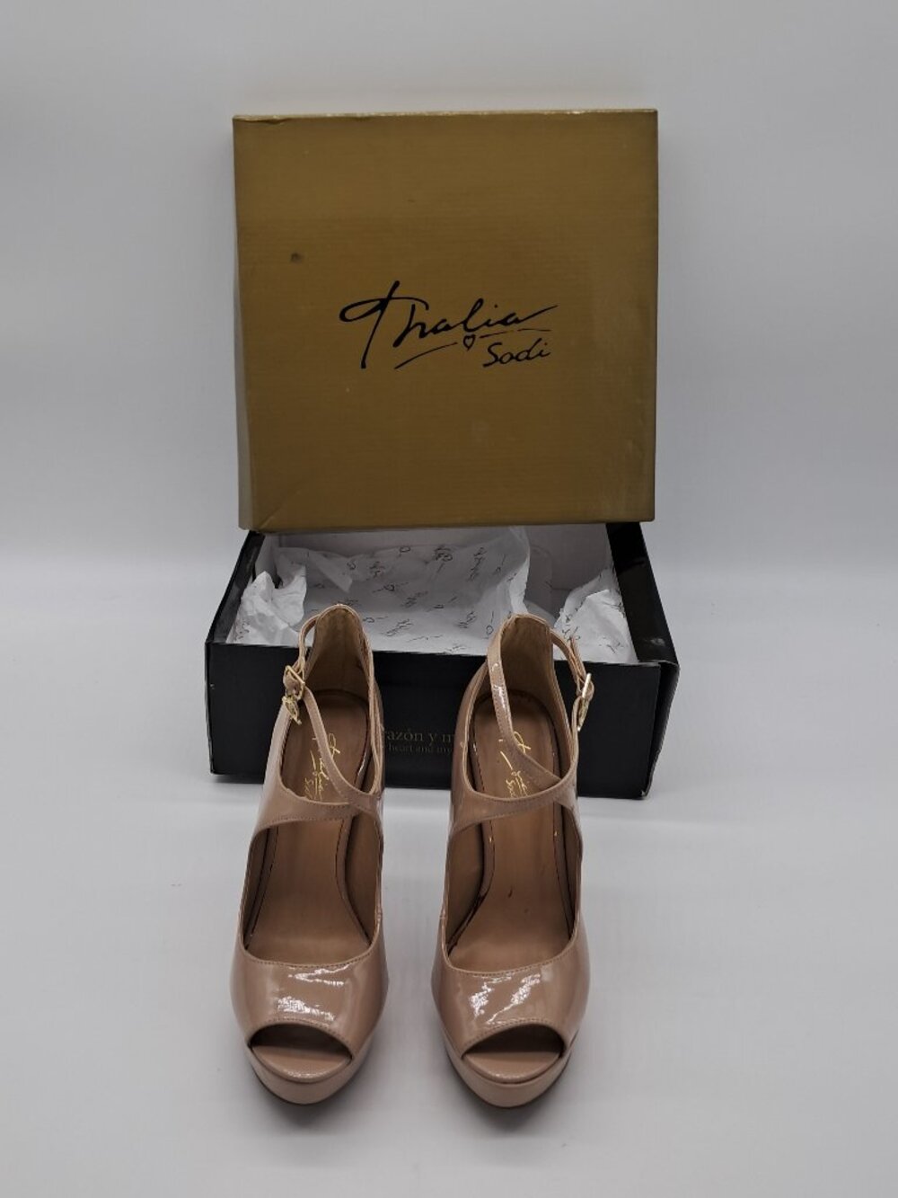 Thalia Sodi Chelsiep Heart Charm Nude Platform Heels Stiletto Pumps Size 6